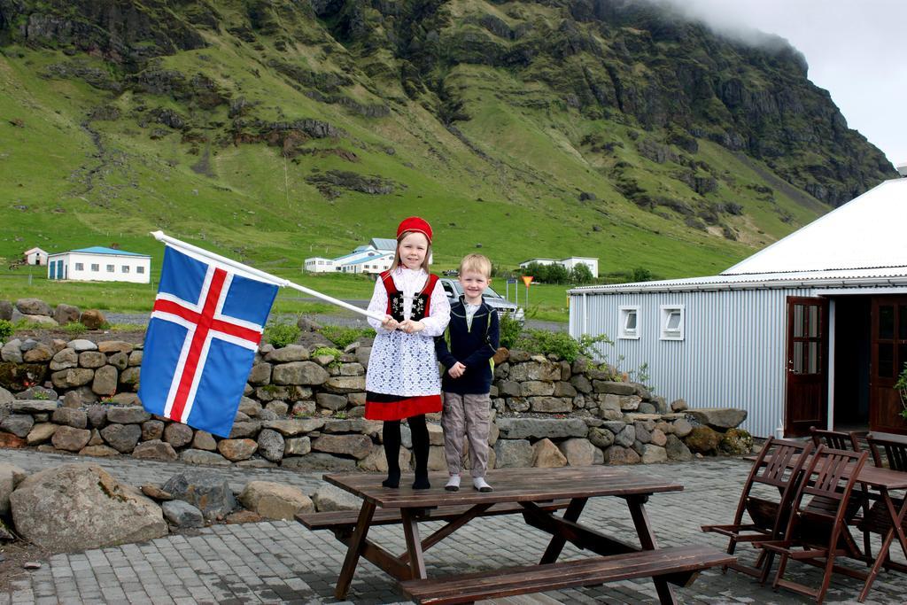 South Iceland Guesthouse Steinar Bagian luar foto
